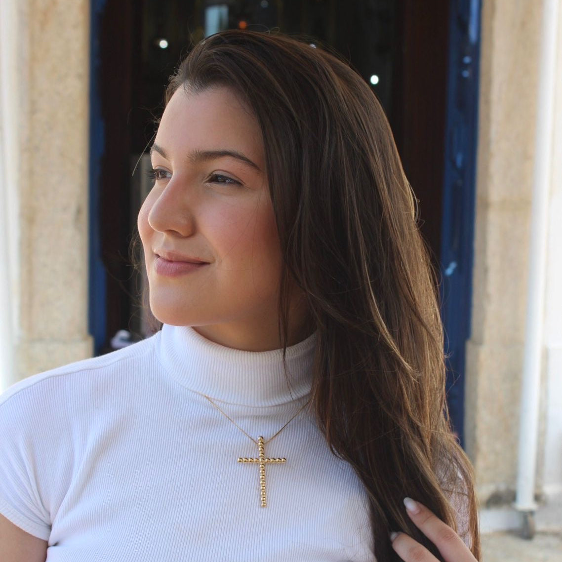 Colar de Cruz Bolinhas Dourado