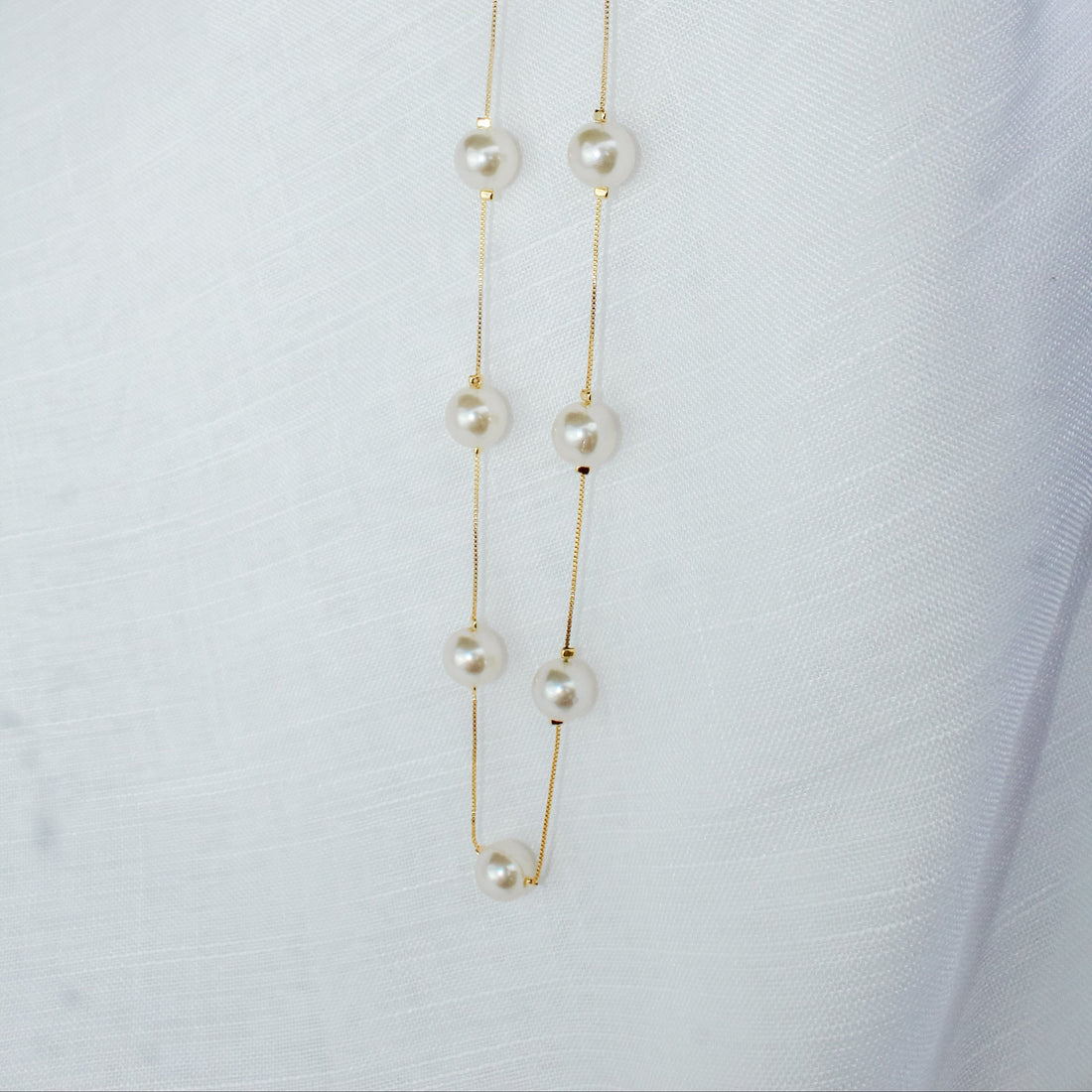 Colar Pérolas Grandes Dourado