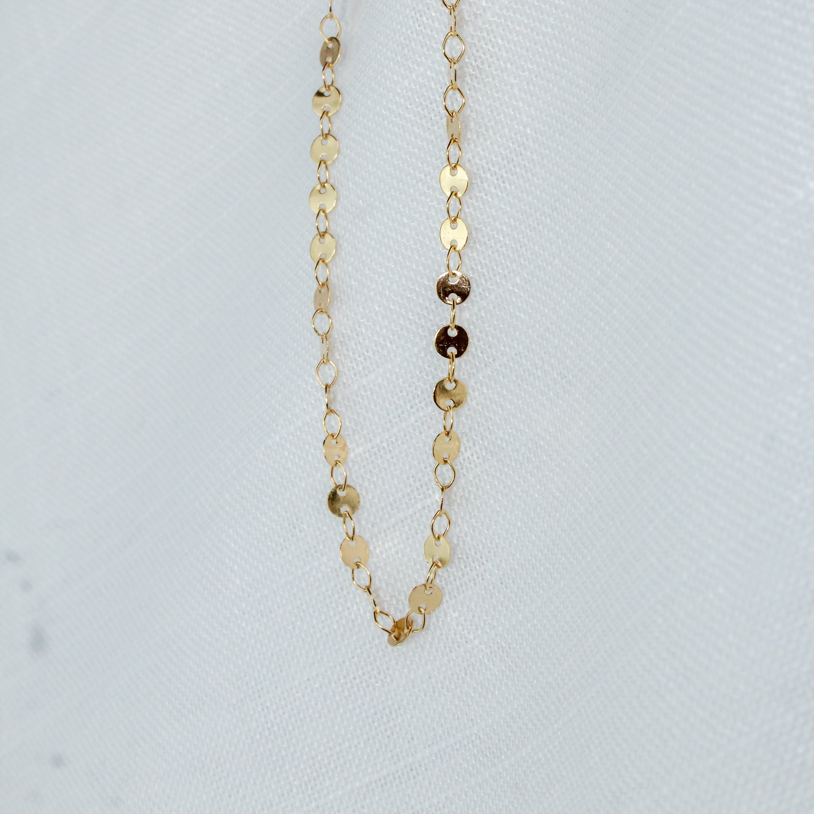 Colar com Bolinhas Chapadas Dourado