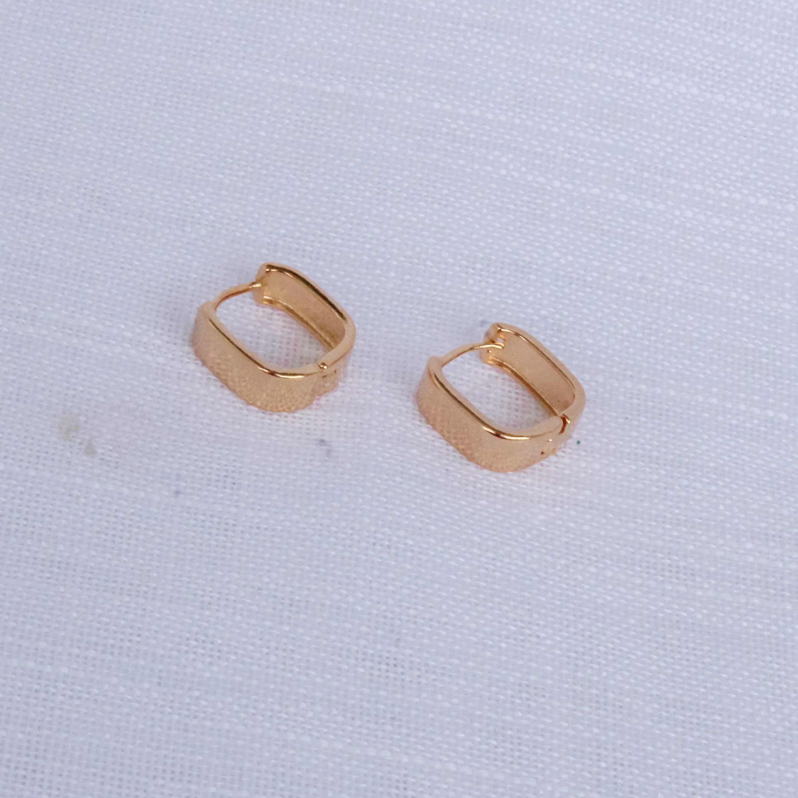 Brinco Quadrado Argola Dourado - G
