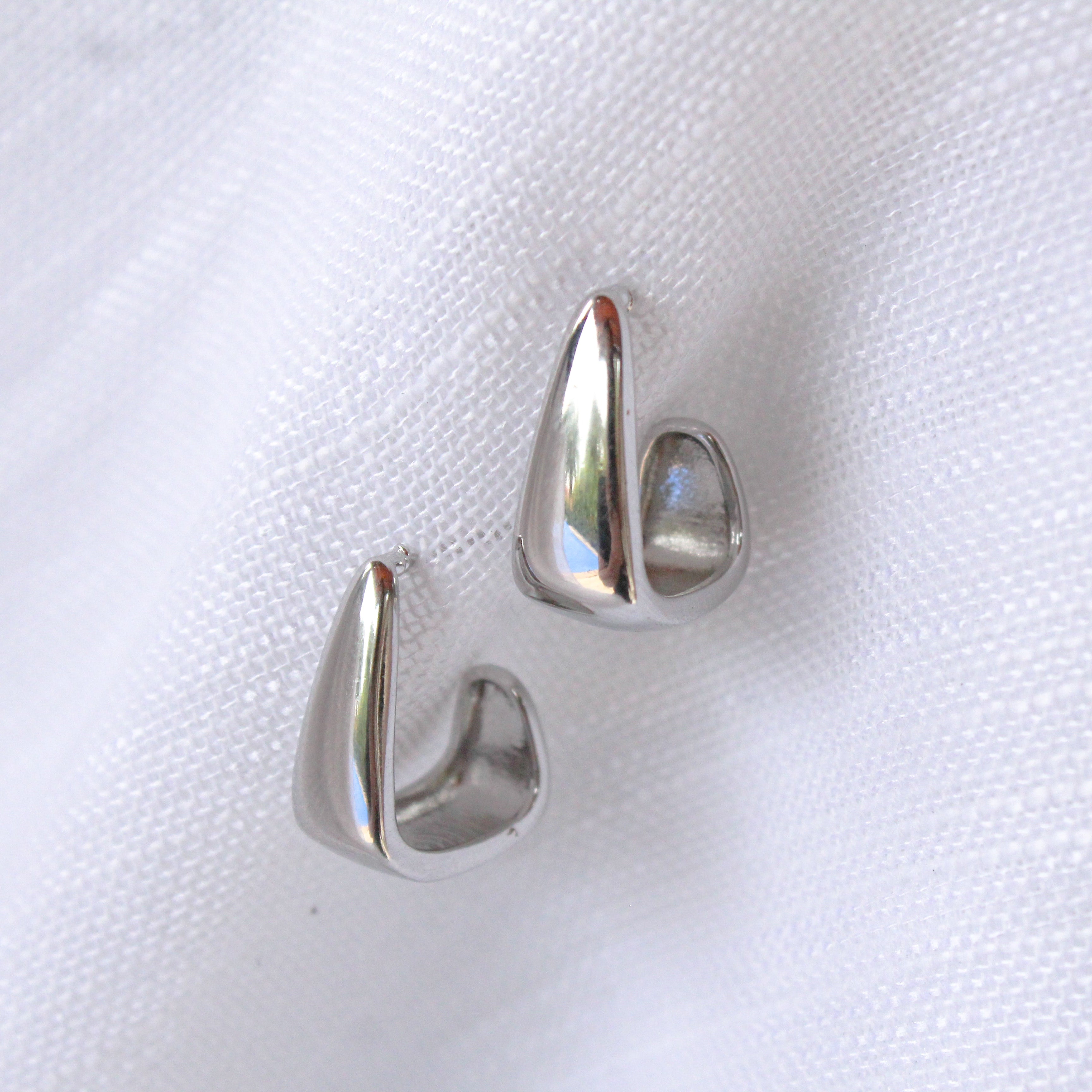 Brinco Semi Argola Prateado