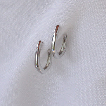 Brinco Semi Argola Formato de U Prateado
