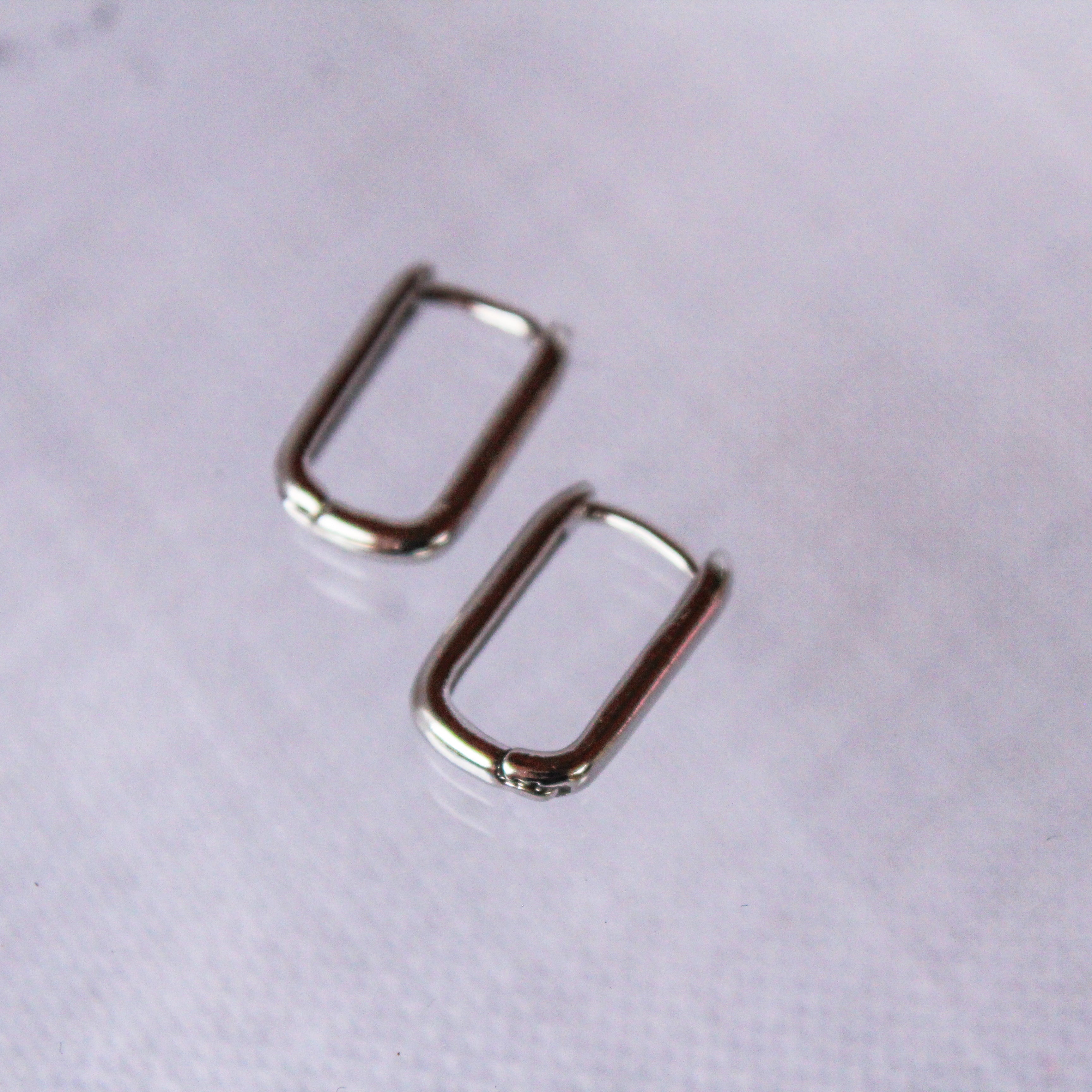 Brinco de Argola Retangular Prateado - G