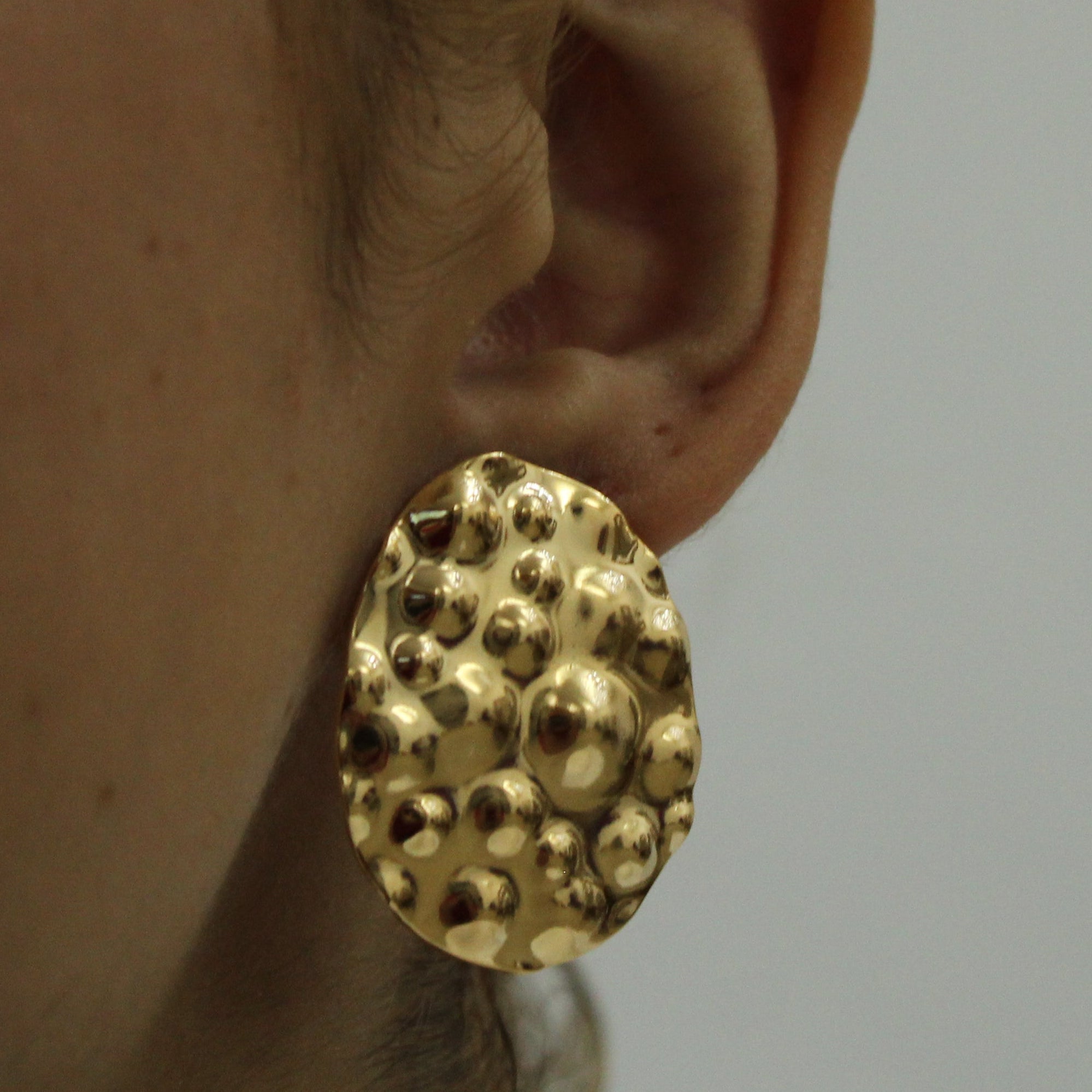 Brinco Bolhas Douradas