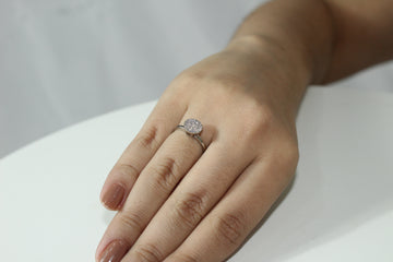 Anel Prateado de Zircônias