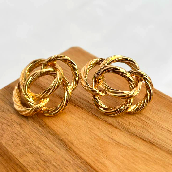 Brinco Trevo Dourado