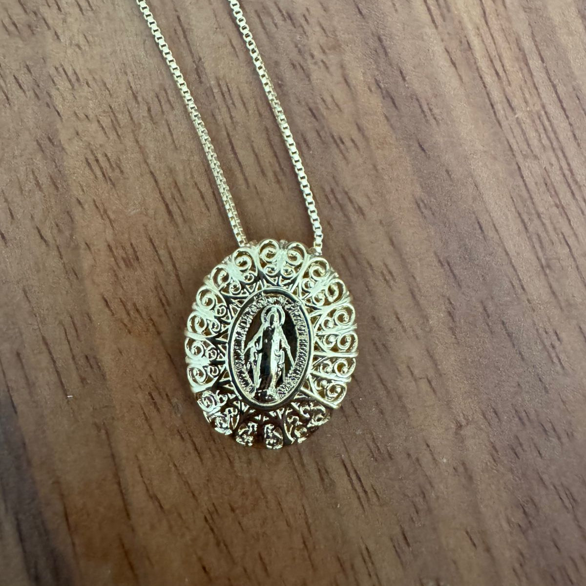 Colar Nossa Senhora das Graças Dourado