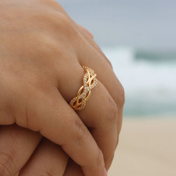 Anel Laço Linha e Zircônia Dourado